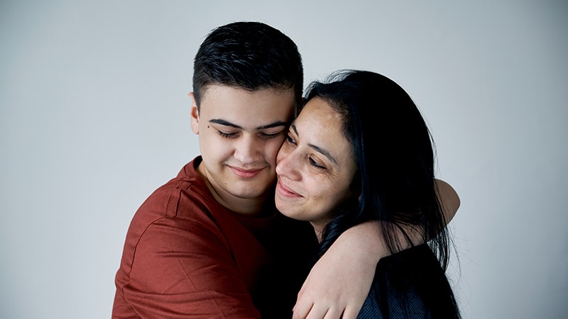 https://parents.au.reachout.com/-/media/parents/images/topic-images/supportive-parenting/mother-and-son-hugging.jpg