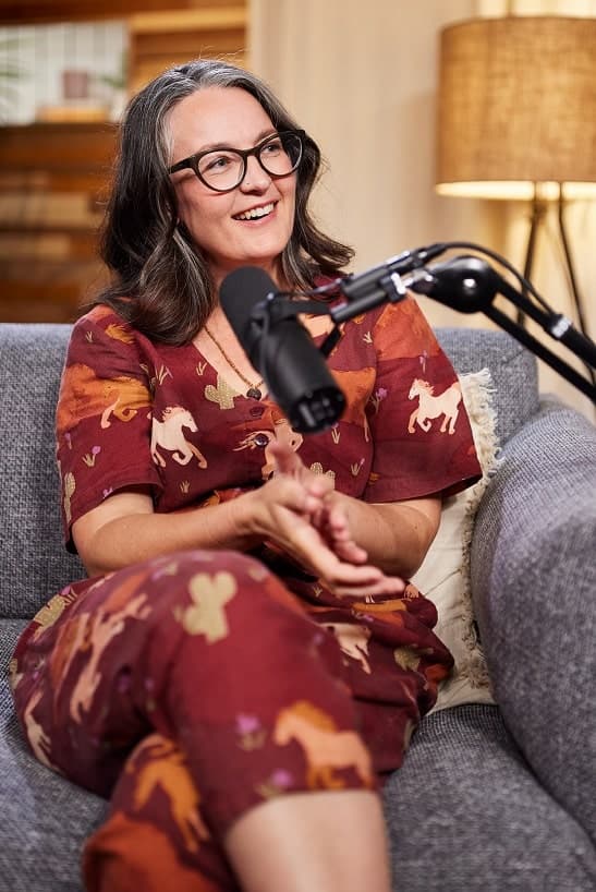 Your how-to guide on approaching conversations about screen time with your teen from psychologist Jocelyn Brewer.